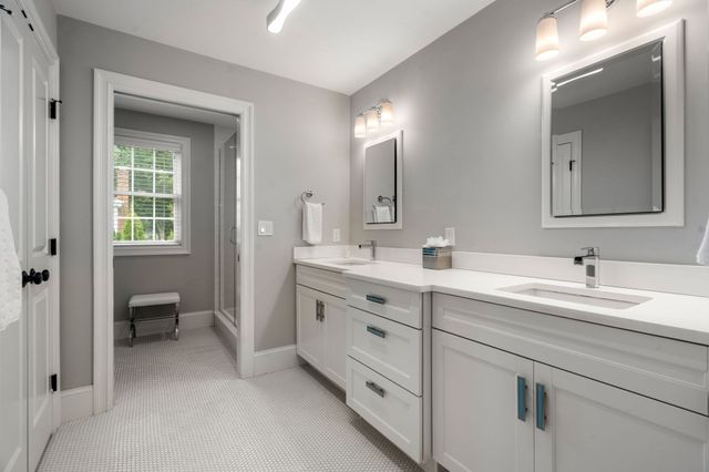 25 Arch St, Needham, MA 02492