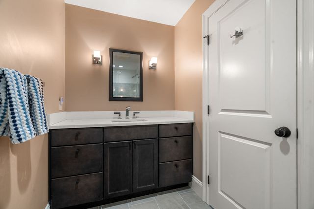 25 Arch St, Needham, MA 02492