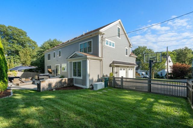 25 Arch St, Needham, MA 02492