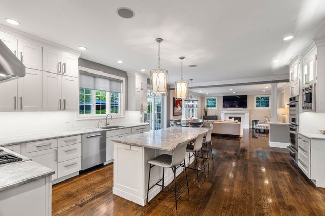 25 Arch St, Needham, MA 02492