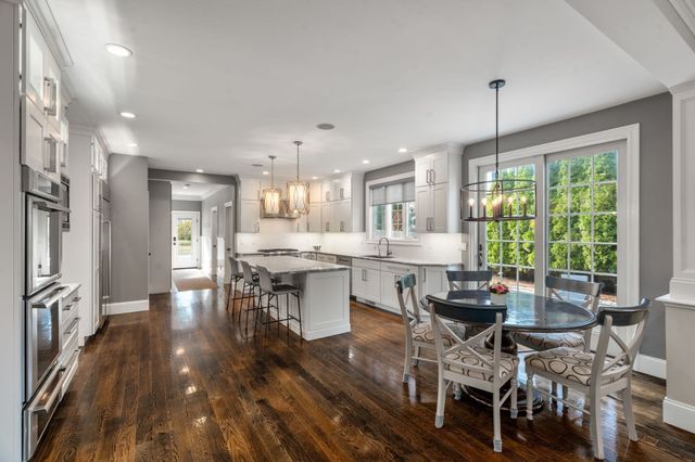 25 Arch St, Needham, MA 02492