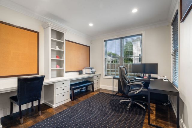 25 Arch St, Needham, MA 02492