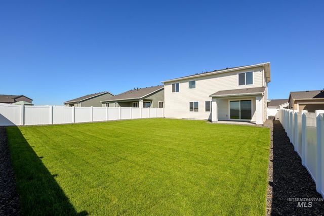 8426 S Wavecrest Ave, Kuna, ID 83634