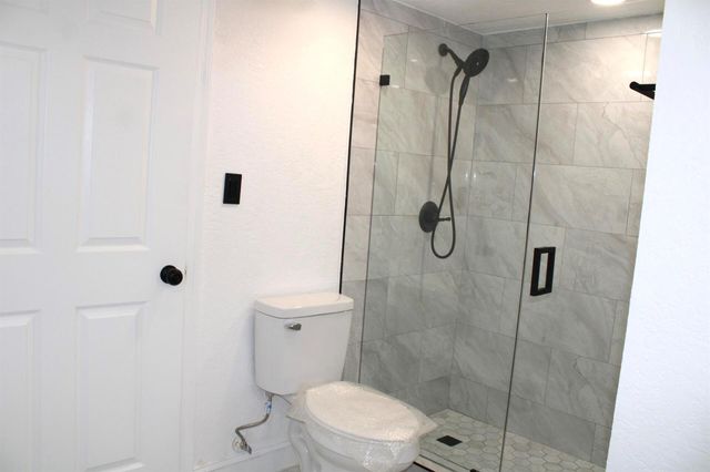 2820 N Oakland Forest Drive N 106, Oakland Park, FL 33309