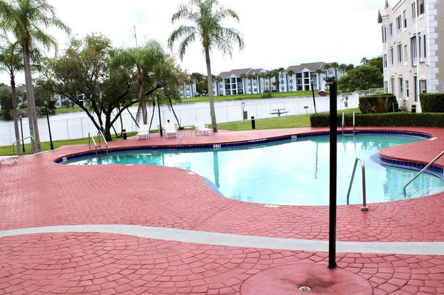 2820 N Oakland Forest Drive N 106, Oakland Park, FL 33309