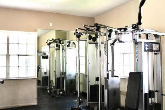 2820 N Oakland Forest Drive N 106, Oakland Park, FL 33309