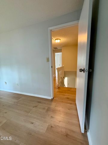 7721 Kingsberry Court, Raleigh, NC 27615