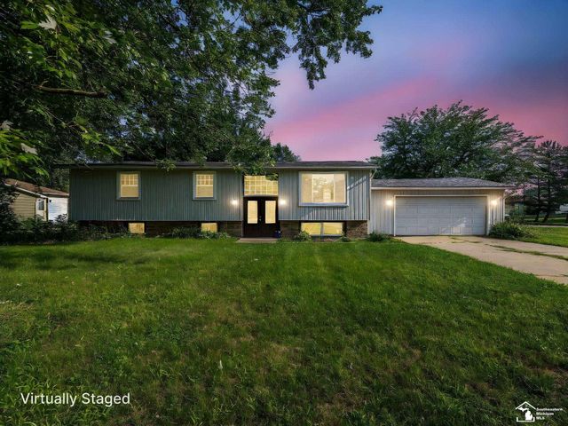 370 S Monroe Road, Blissfield, MI 49228