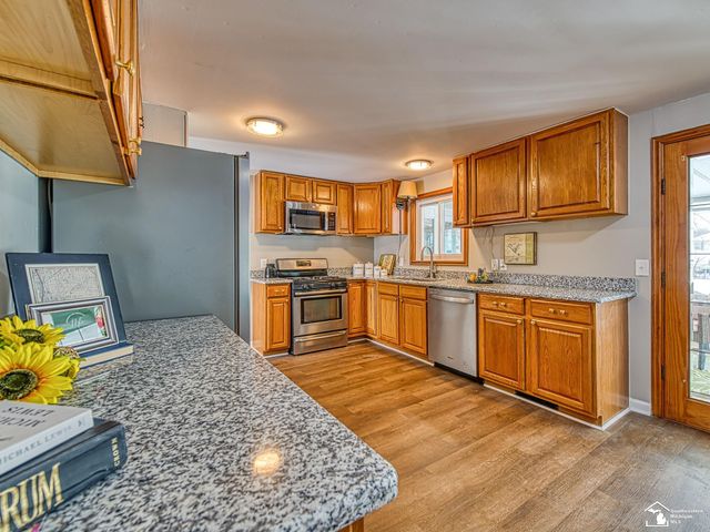 370 S Monroe Road, Blissfield, MI 49228