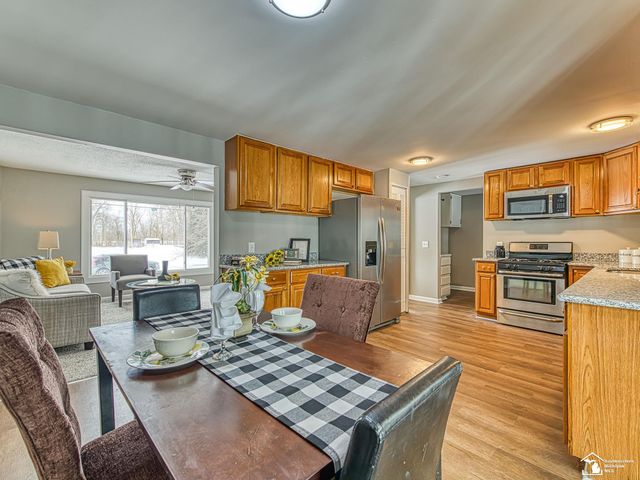 370 S Monroe Road, Blissfield, MI 49228