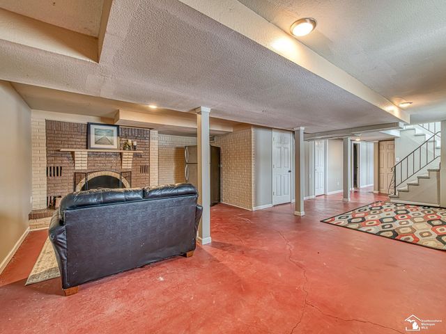 370 S Monroe Road, Blissfield, MI 49228