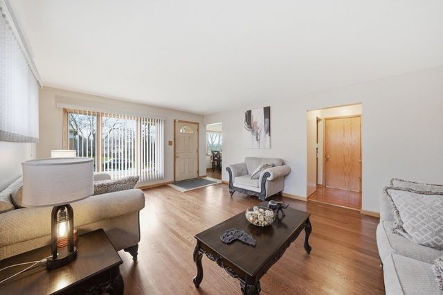 17218 HILLSIDE Avenue, Hazel Crest, IL 60429