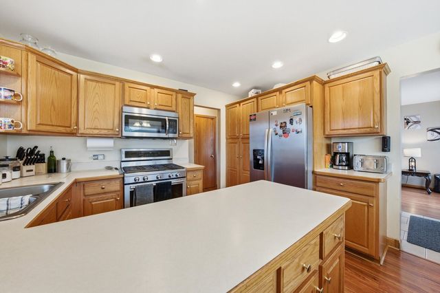 17218 HILLSIDE Avenue, Hazel Crest, IL 60429