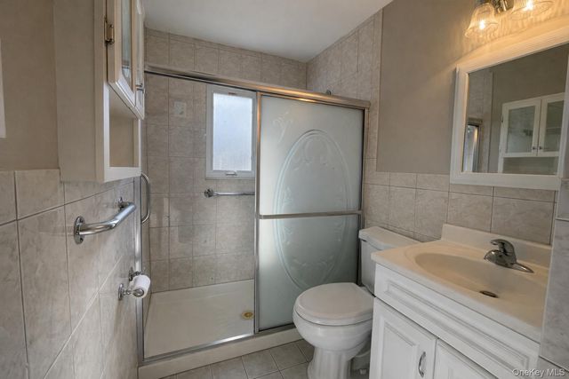 109 N Greene Avenue, Lindenhurst, NY 11757