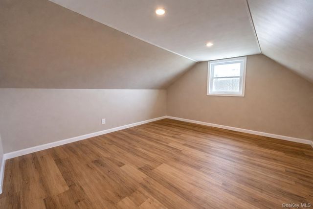 109 N Greene Avenue, Lindenhurst, NY 11757