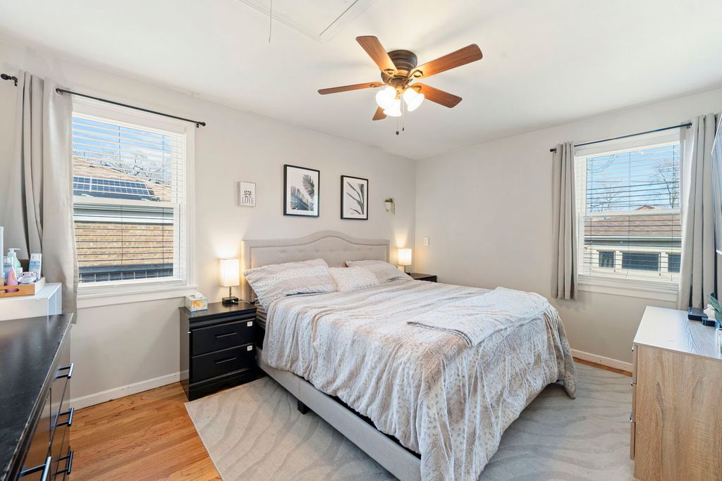 Image 13 of property listing at 3539 Sunset Lane, Franklin Park, IL 60131