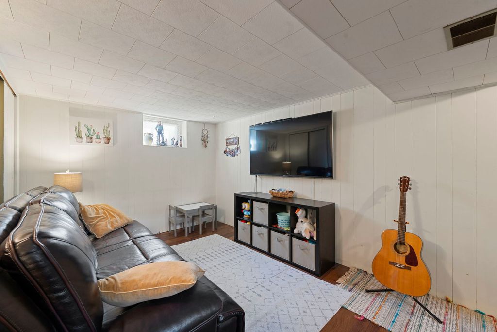 Image 15 of property listing at 3539 Sunset Lane, Franklin Park, IL 60131