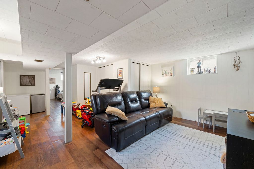 Image 16 of property listing at 3539 Sunset Lane, Franklin Park, IL 60131