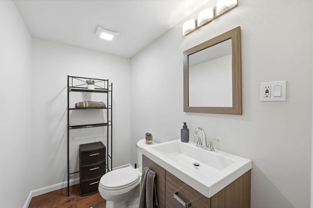Image 20 of property listing at 3539 Sunset Lane, Franklin Park, IL 60131