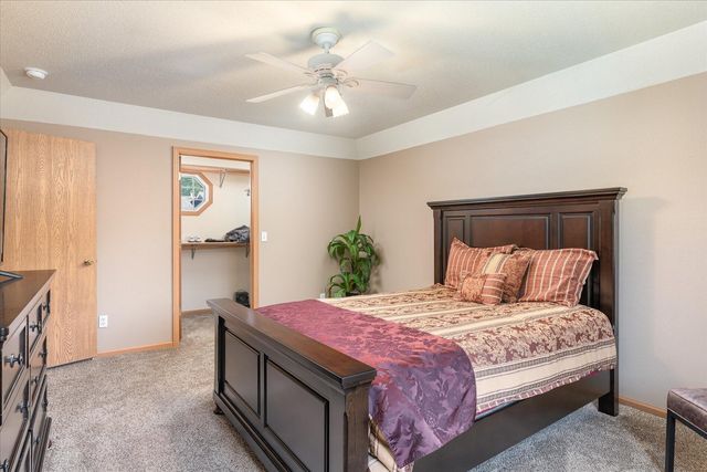 808 Cedar Drive B, La Crescent, MN 55947