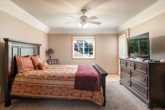 808 Cedar Drive B, La Crescent, MN 55947