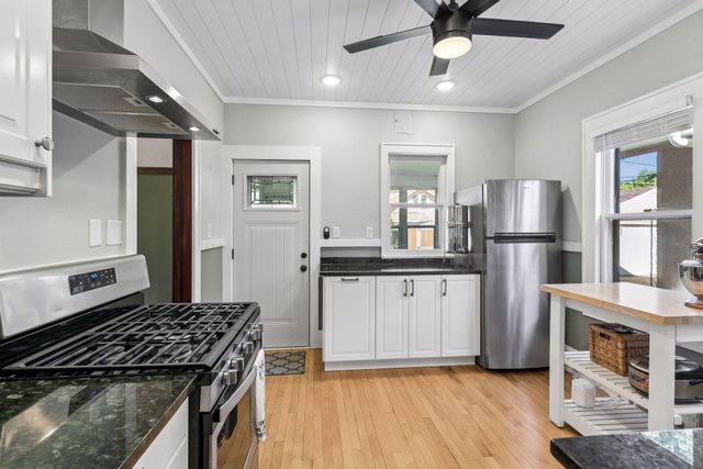 1003 Avon Street N, Saint Paul, MN 55103