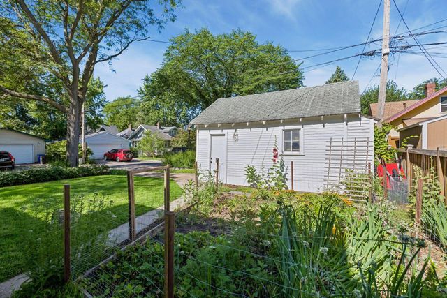 1003 Avon Street N, Saint Paul, MN 55103
