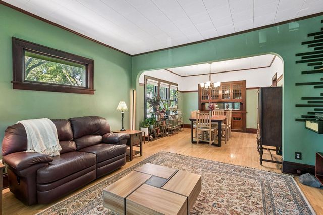 1003 Avon Street N, Saint Paul, MN 55103