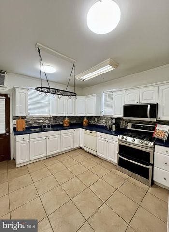 5943 GREENWAY AVE, Philadelphia, PA 19143