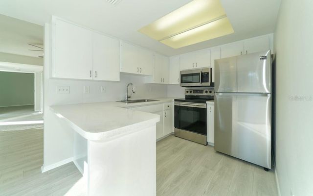 2139 COUVER DRIVE 2139, Sarasota, FL 34231