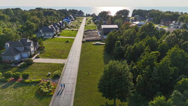 7258 Beverly Drive, South Haven, MI 49090