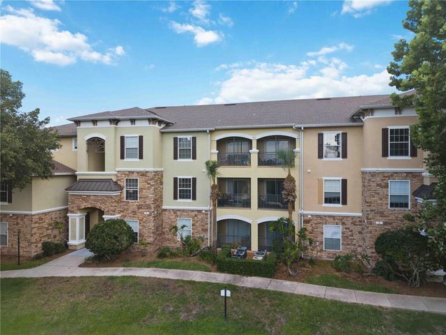 10201 COURTNEY PALMS BOULEVARD 204, Tampa, FL 33619