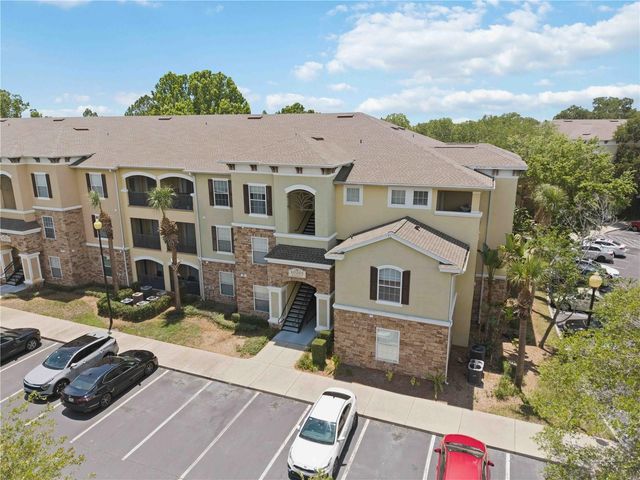 10201 COURTNEY PALMS BOULEVARD 204, Tampa, FL 33619