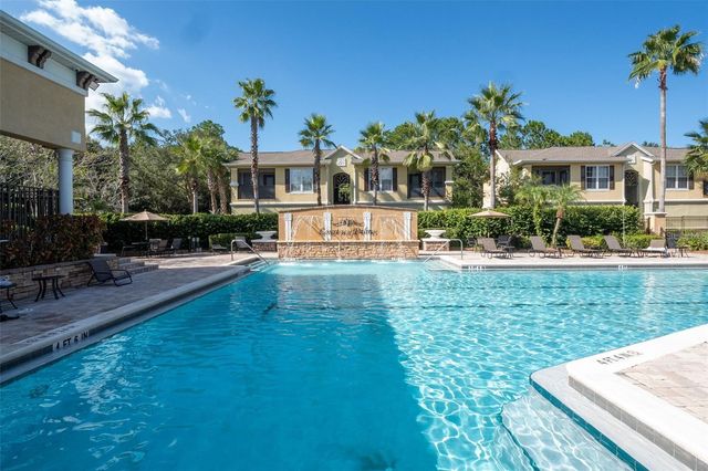 10201 COURTNEY PALMS BOULEVARD 204, Tampa, FL 33619