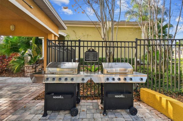 10201 COURTNEY PALMS BOULEVARD 204, Tampa, FL 33619