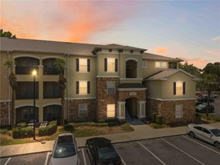10201 COURTNEY PALMS BOULEVARD 204, Tampa, FL 33619