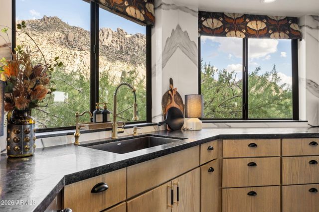 10757 E YEARLING Drive, Scottsdale, AZ 85255