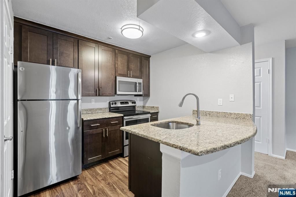 690 Rt 23 1349, Wayne, NJ 07470