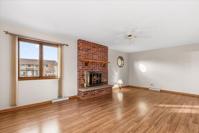 701 Tamarack DRIVE E, West Bend, WI 53095