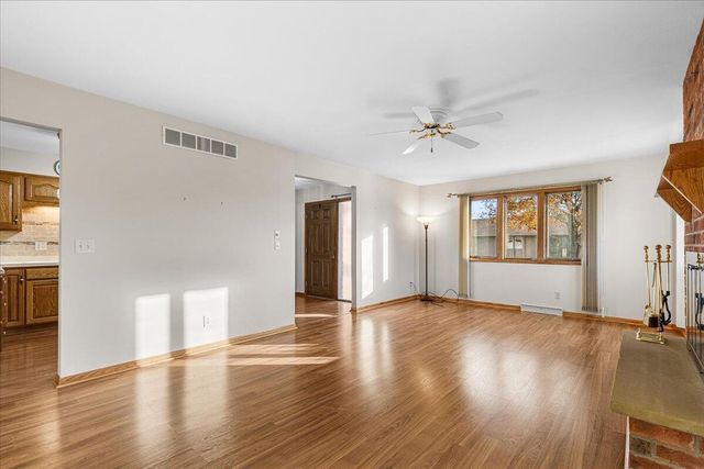 701 Tamarack DRIVE E, West Bend, WI 53095