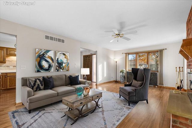 701 Tamarack DRIVE E, West Bend, WI 53095