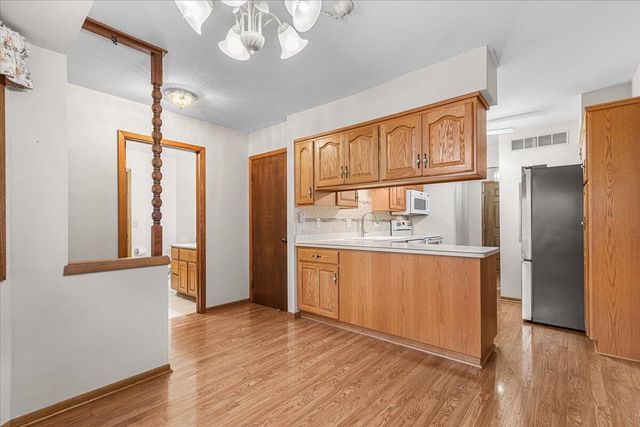 701 Tamarack DRIVE E, West Bend, WI 53095