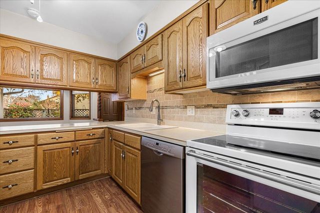 701 Tamarack DRIVE E, West Bend, WI 53095