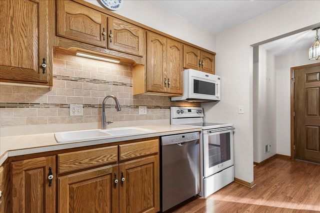 701 Tamarack DRIVE E, West Bend, WI 53095