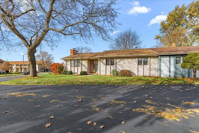 701 Tamarack DRIVE E, West Bend, WI 53095