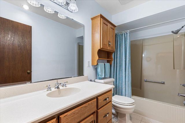 701 Tamarack DRIVE E, West Bend, WI 53095