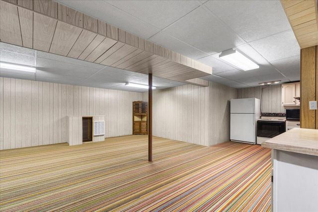 701 Tamarack DRIVE E, West Bend, WI 53095