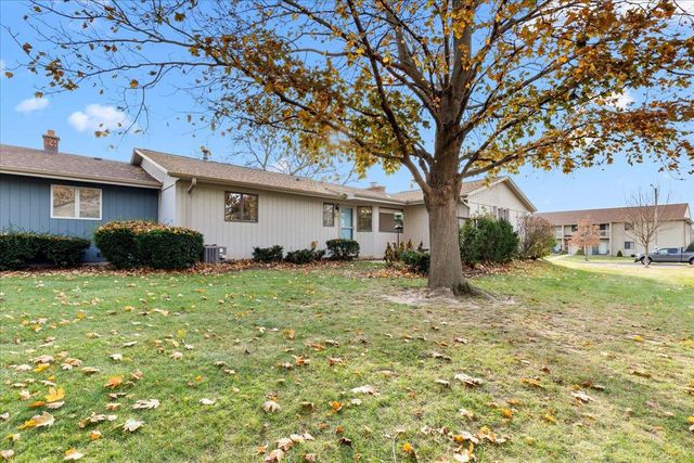 701 Tamarack DRIVE E, West Bend, WI 53095