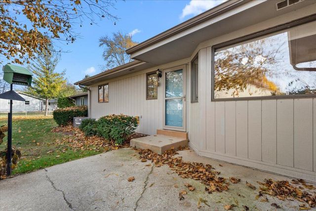 701 Tamarack DRIVE E, West Bend, WI 53095