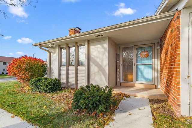 701 Tamarack DRIVE E, West Bend, WI 53095